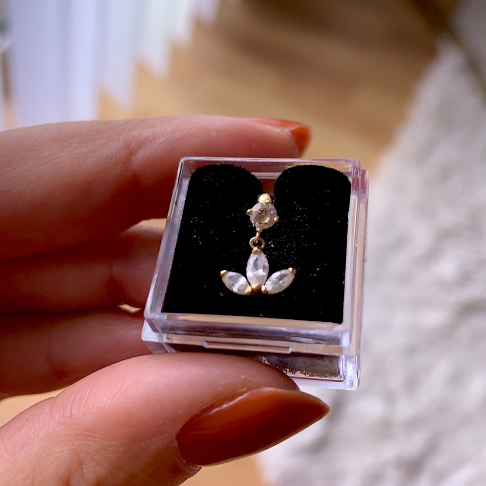 14K yellow gold earring